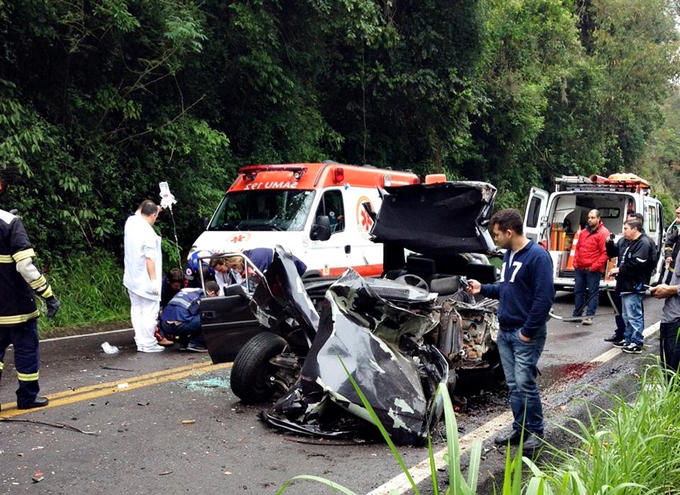 Foto acidente BR 116 em Nova Petropolis.22.10