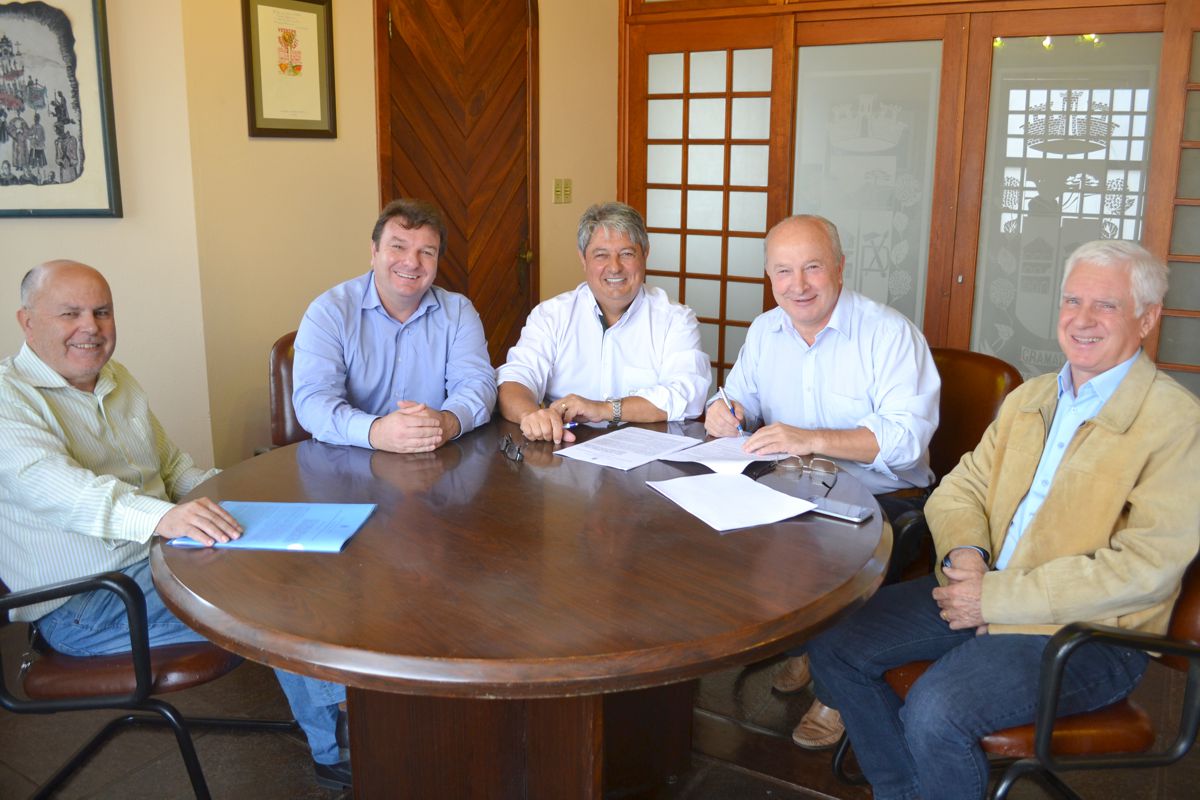 prefeitura-renova-contrato-com-o-sao-miguel