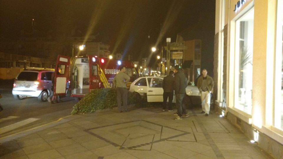 acidente-de-carro-borges