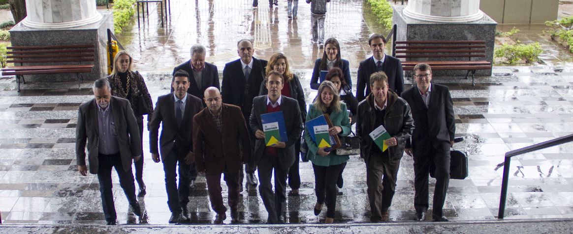 procuradores-movem-acao-contra-a-receita-federal