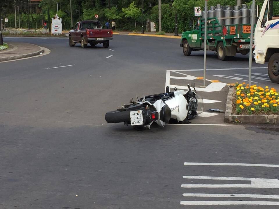 acidente-moto-e-carro