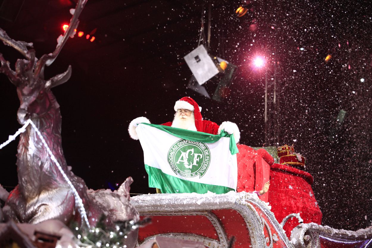 papai-noel-bandeira-da-chapecoense