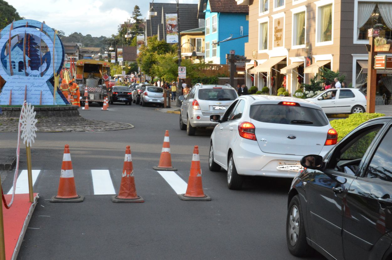 transito-gramado