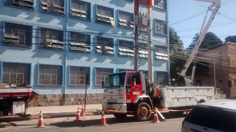 troca-de-poste-na-rua-sao-pedro