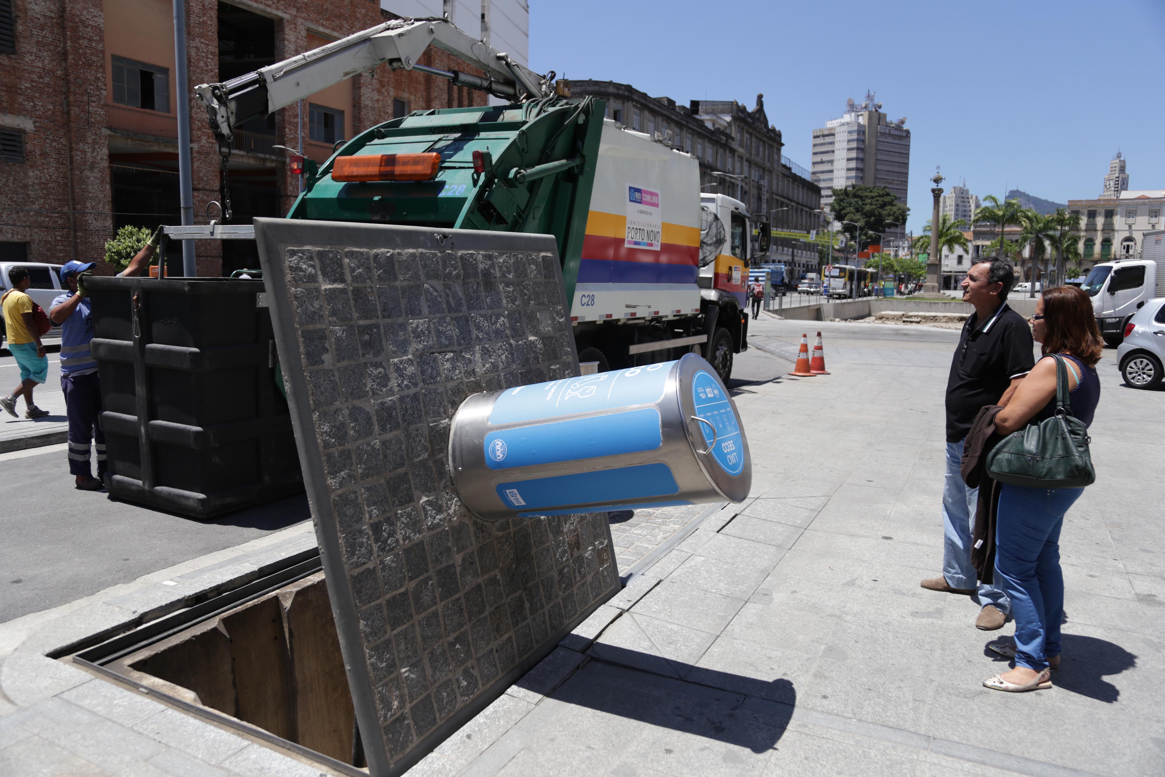 lixeira-subterranea-levantada