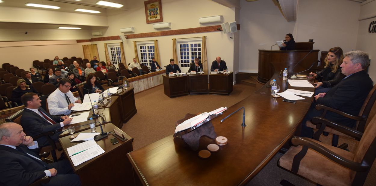 sessao-extraordinaria-da-camara