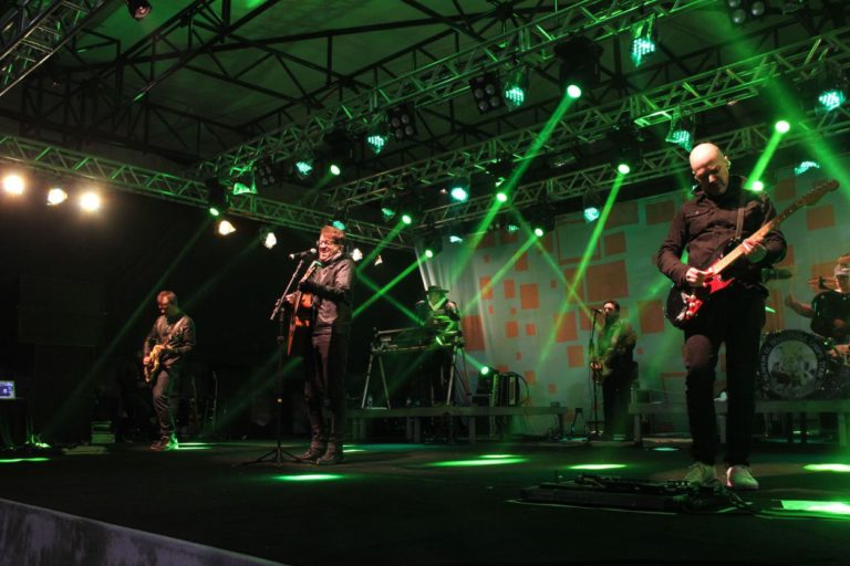 nenhum-de-nos-em-canela