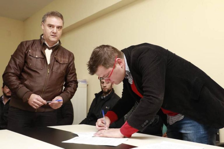 assinatura-contrato-decoracao-natal-luz