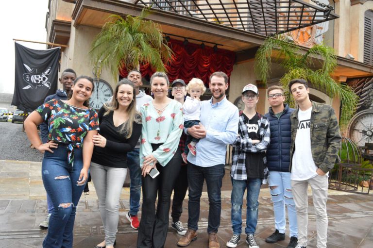 cara-de-mau-promove-acao-beneficente