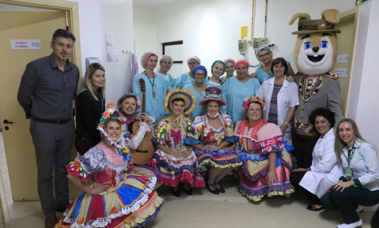 trupe-de-pascoa-hospital-sao-miguel