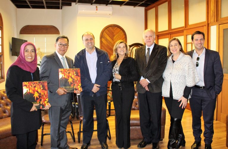 1- Prefeito com visitantes_Carlos Borges_1314