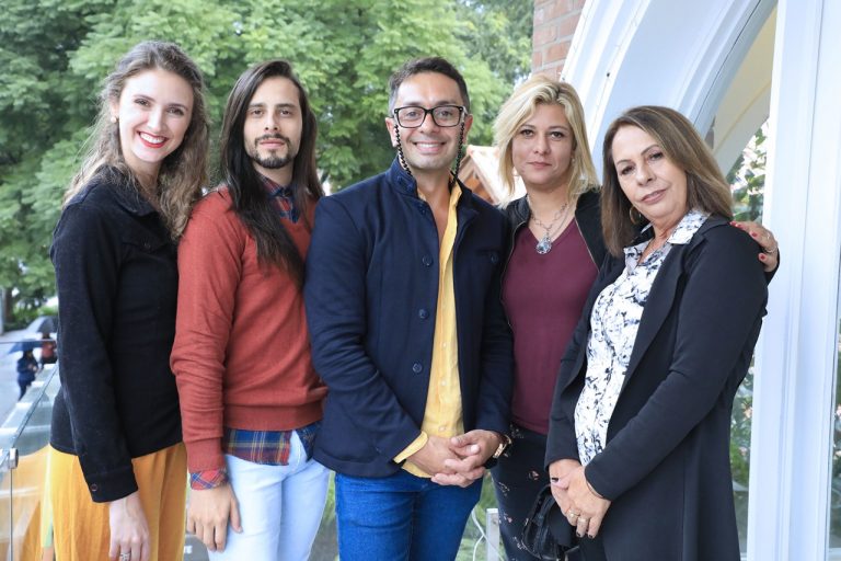 Foto equipe do espetaculo A Lenda do Bosque de Natal