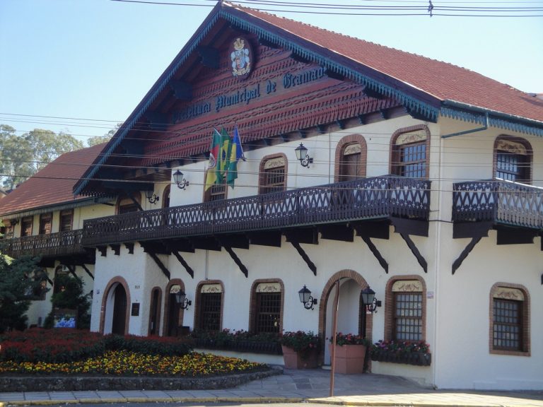 Prefeitura_Roque Tomazeli