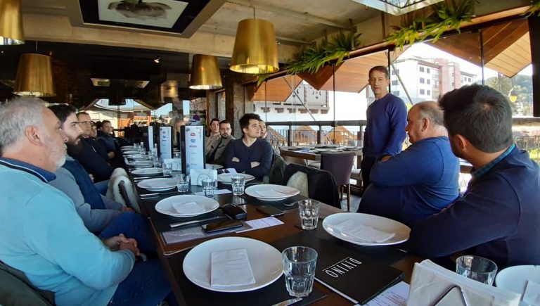 jovens-lideres-e-delegado