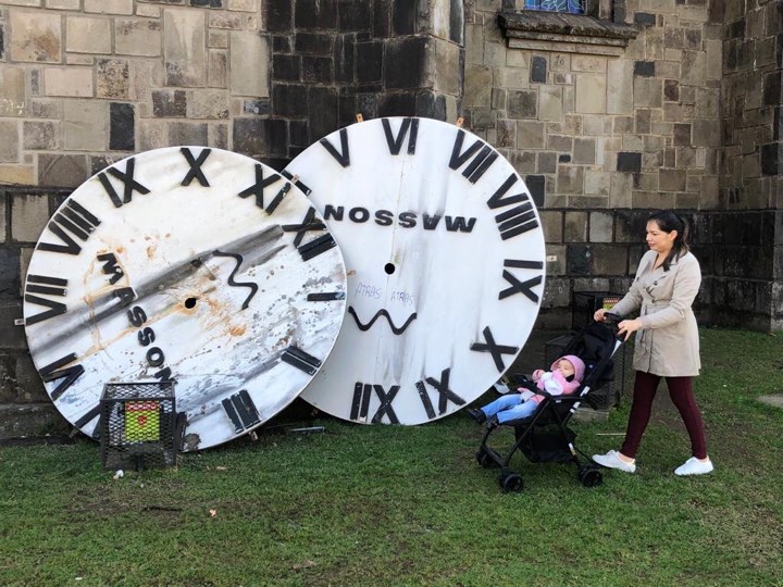 relogios-leonid-catedral-de-pedra-canela