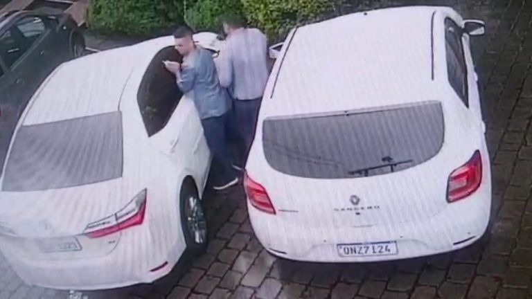 veiculo-arrombado-plena-luz-do-dia