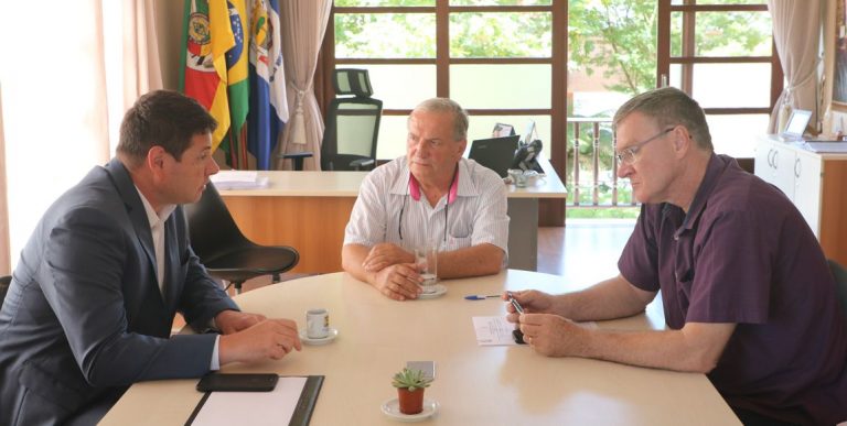 prefeito-de-canela-e-a-corsan