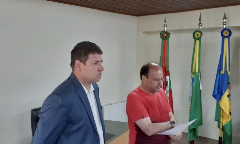 prefeito-notifica-diretor-da-corsan