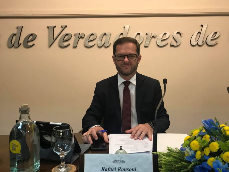 rafael-ronsoni-vota-em-rosi