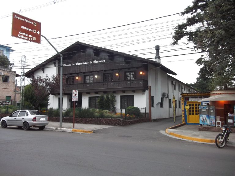 Câmara_de_Vereadores,_Gramado,_Brasil