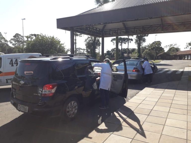 vacina-no-carro-expogramado