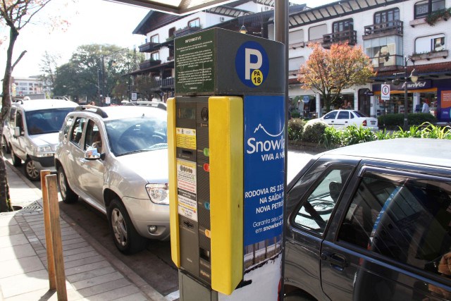 estacionamento-rotativo-em-gramado