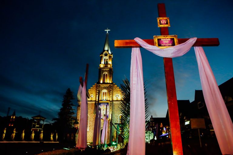 pascoa-em-gramado-noturna