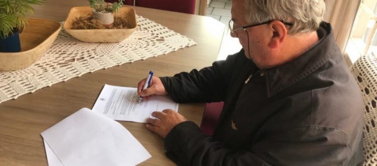 constantino-assina-dois-novos-decretos