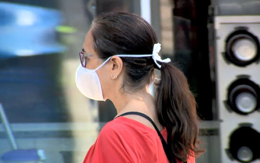 uso-de-mascara-em-gramado