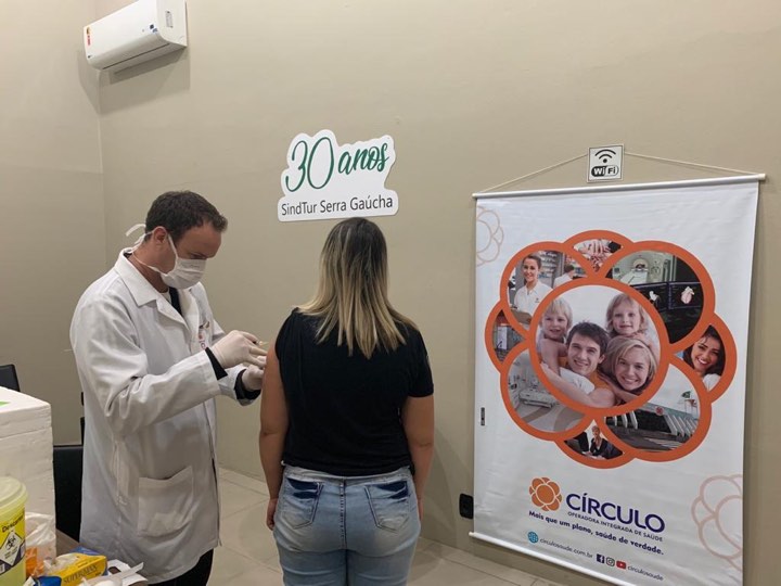 vacina-associados-sindtur