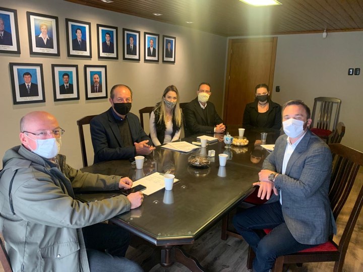 reuniao-sindtur-com-vice-prefeito-evandro-moschem