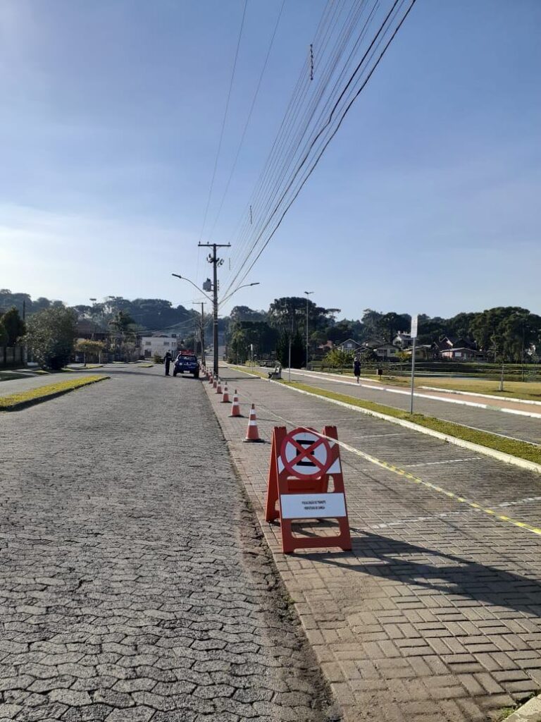 fechado-parque-do-lago-em-canela