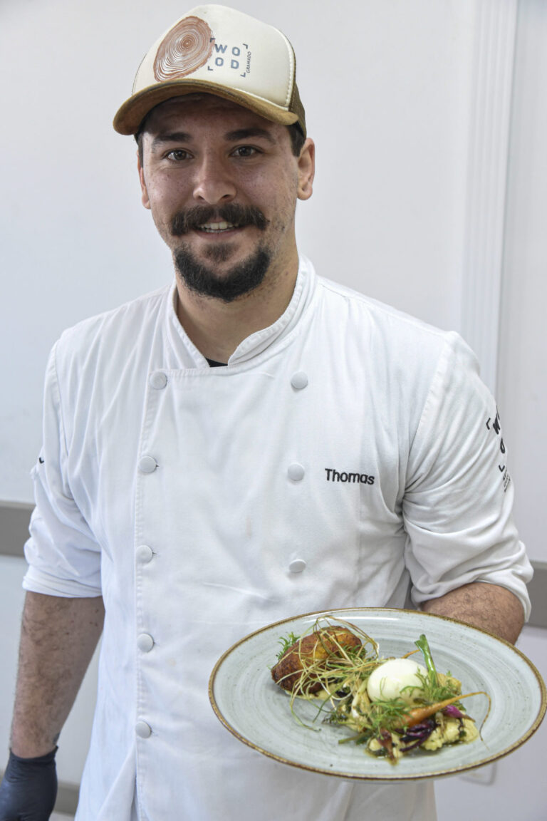 Chef-Thomas-Cortinaz-Silveira-do-Wood-Hotel-vencedor-de-2019-e1597085788525