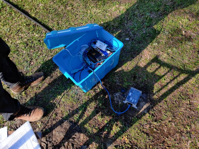 sismografo-em-gramado