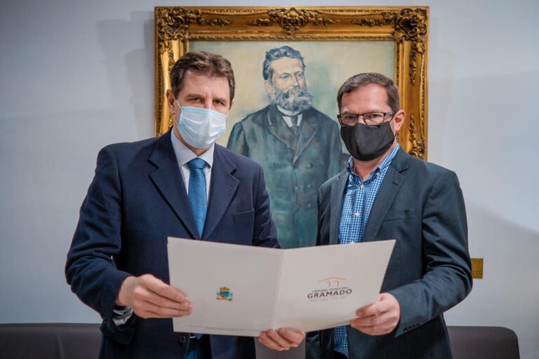 vereador-rafael-ronsoni-com-presidente-assembleia