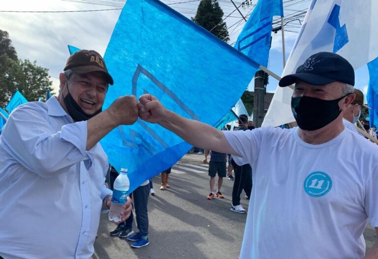 nestor-e-luia-caminhada-bairro-floresta-24-10-2020