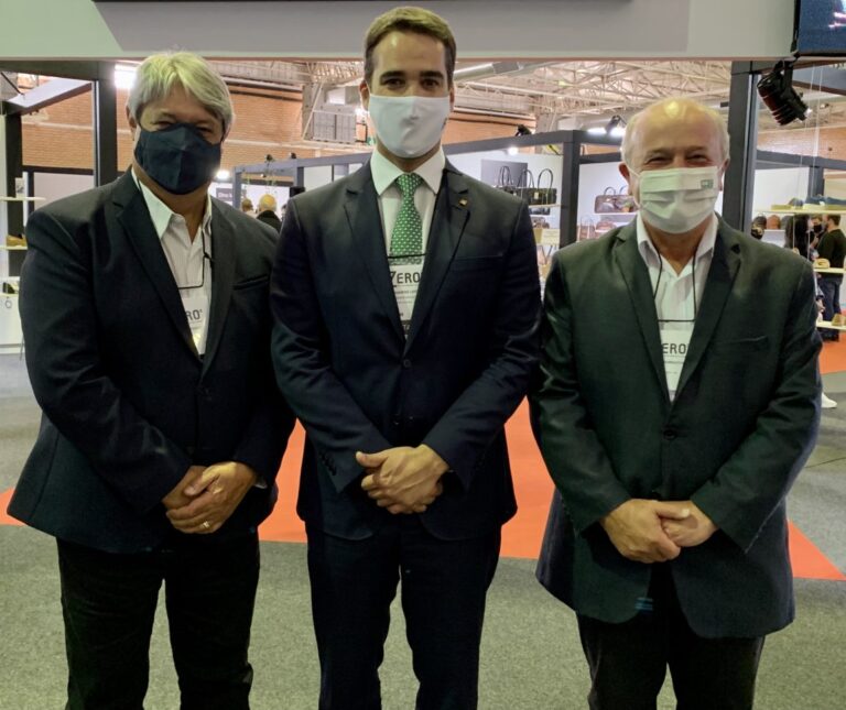 Nestor-Tissot-Eduardo-Leite-e-Luia-Barbacovi-e1605722309186