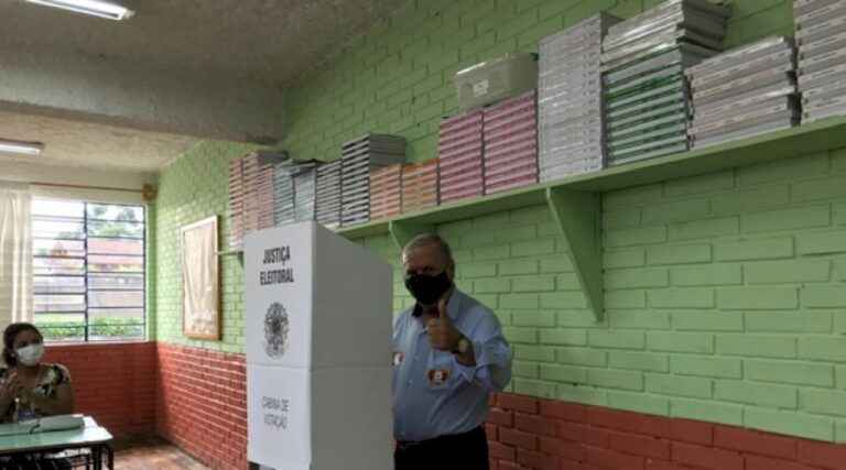 constantino-votando-em-canela