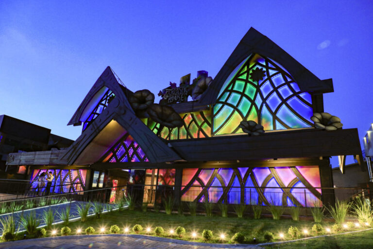 CLE9761-e1608316487396