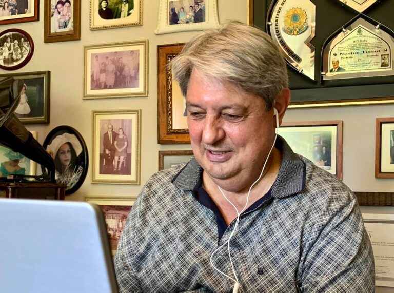 nestor-tissot-em-video-conferencia