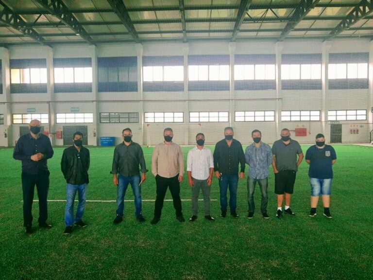 Secretário de Esportes e vereadores visitam complexos esportivos