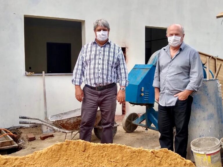 Nestor e Luia vistoriam obras no bairro Dutra