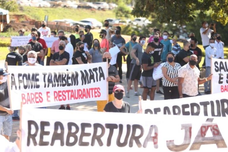 manifestacao-reabertura-restaurantes