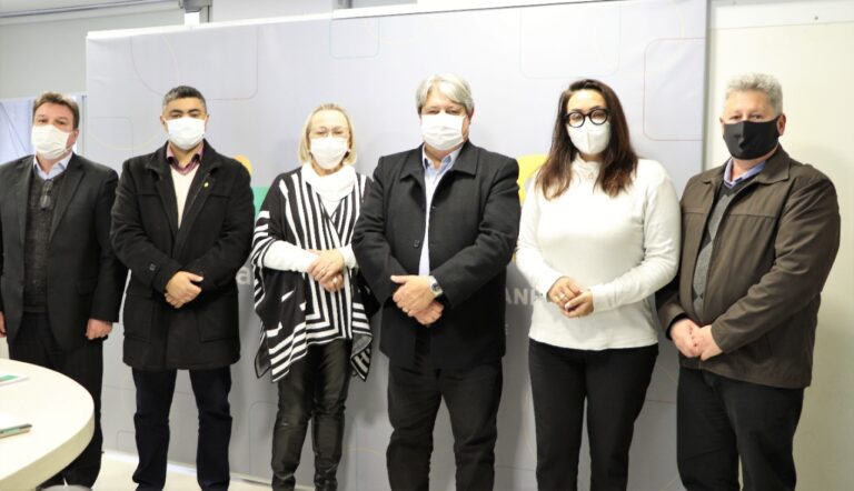 Administração de Gramado se reúne com a secretária estadual da Saúde