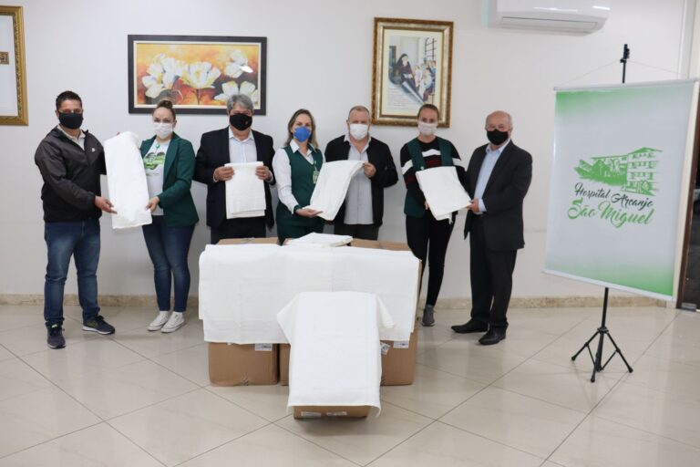 Empresário Maurício Brock doa 230 toalhas ao Hospital Arcanjo São Miguel