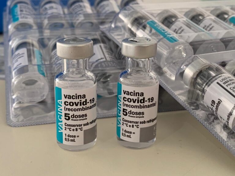 Vacinação contra Covid-19 segue para grávidas, puérperas e adolescentes com comorbidades
