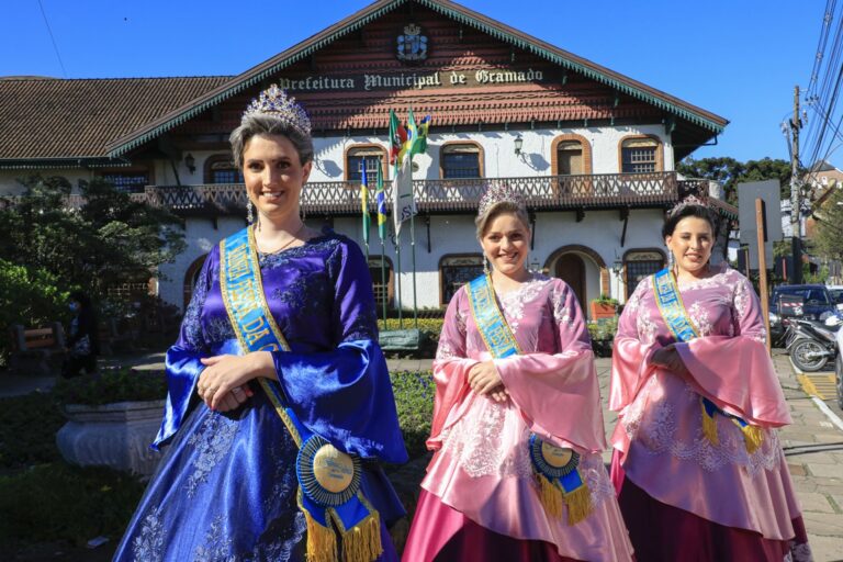 rainha-e-princesas-da-festa-da-colonia