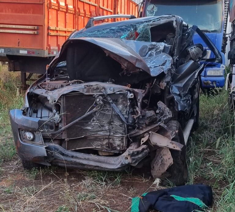 foto carro acidente cardoso