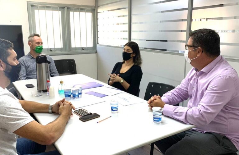 Prefeitura, Sebrae e Sicredi fecham parceria