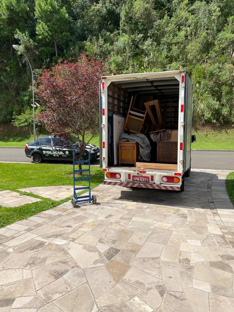 POLÍCIA CIVIL APREENDE EM GRAMADO MÓVEIS ADQUIRIDOS ILICITAMENTE